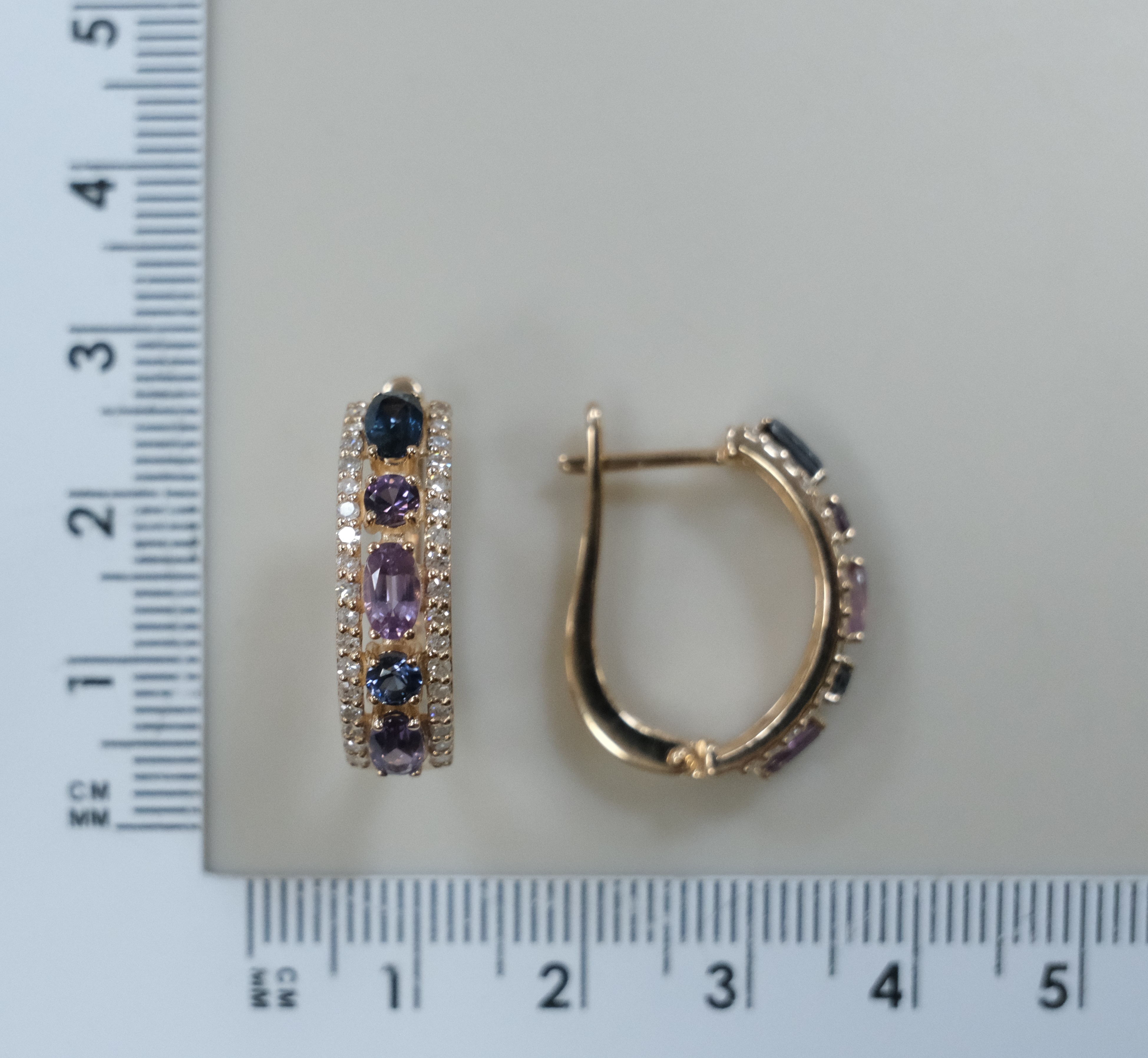 Серьги из золота с цветной шпинелью